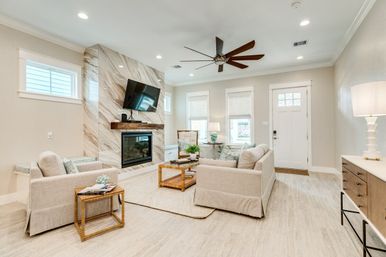 Lady Galvez Luxury Galveston Beach Retreat: EV Charger, Soaking Tub & Walk to Pleasure Pier image 18