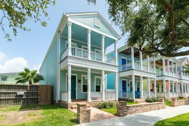 Lady Galvez Luxury Galveston Beach Retreat: EV Charger, Soaking Tub & Walk to Pleasure Pier image 1