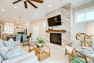 Lady Galvez Luxury Galveston Beach Retreat: EV Charger, Soaking Tub & Walk to Pleasure Pier image 5