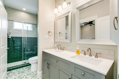 Lady Galvez Luxury Galveston Beach Retreat: EV Charger, Soaking Tub & Walk to Pleasure Pier image 38