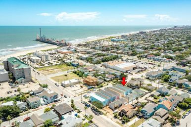 Lady Galvez Luxury Galveston Beach Retreat: EV Charger, Soaking Tub & Walk to Pleasure Pier image 49