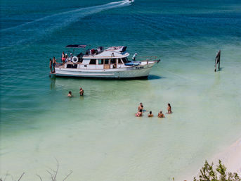 Private Boat Party: Cruise Through the Turquoise Waters of Cancun image 9