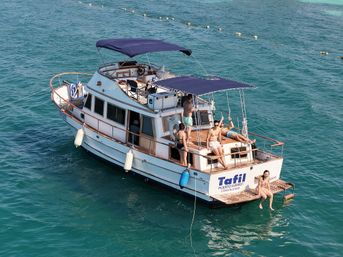 Private Boat Party: Cruise Through the Turquoise Waters of Cancun image 7