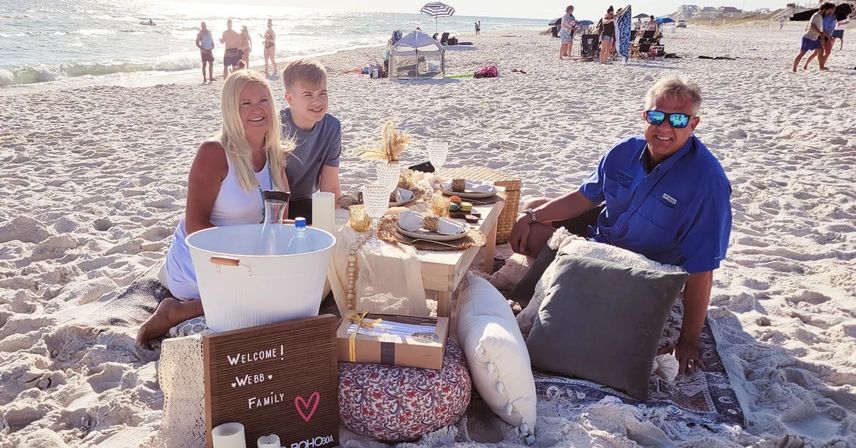 Romantic Luxurious Emerald Coast Beach Picnic Experience image 3