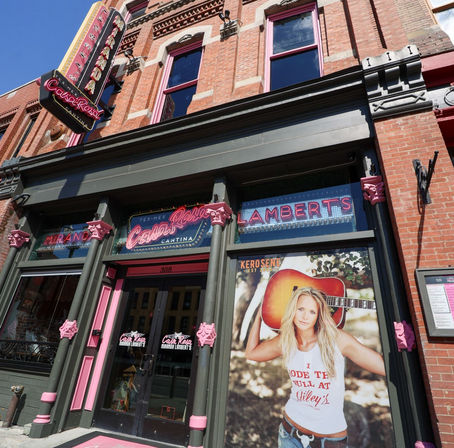 Miranda Lambert's Casa Rosa image 5