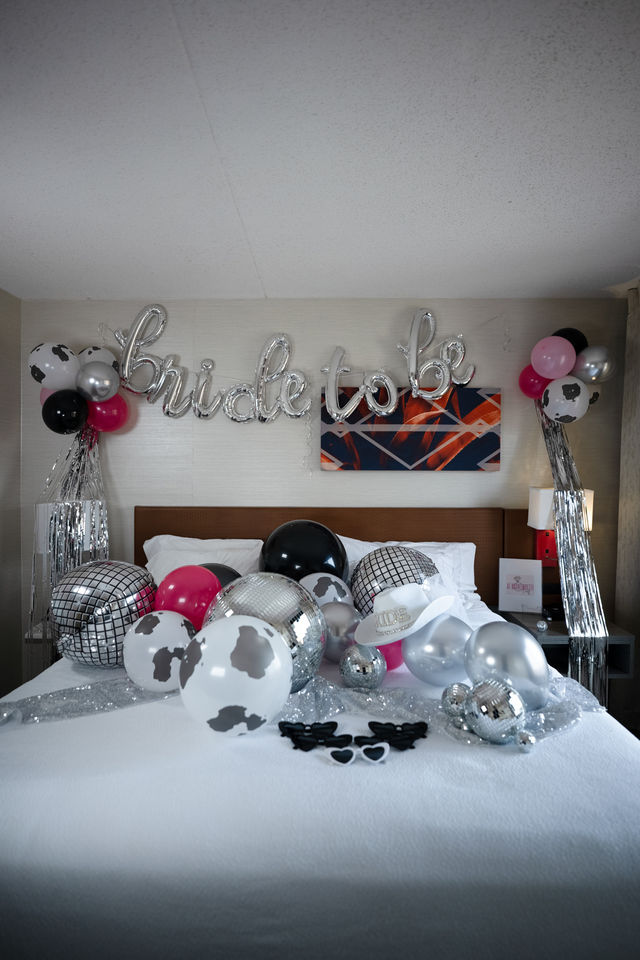 Party Palooza: Deluxe Decor Delights with Backdrops, Balloon Bashes & Tailored Themes image 3