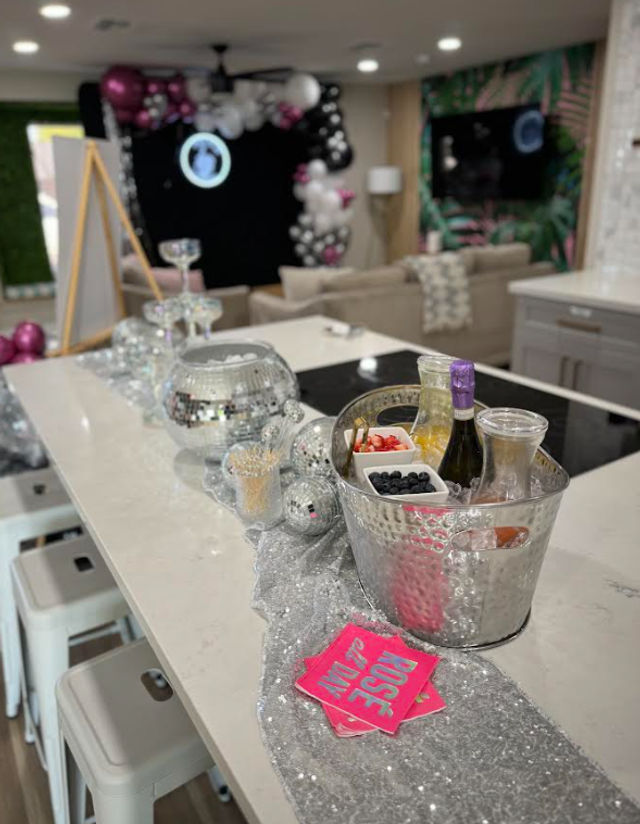 Party Palooza: Deluxe Decor Delights with Backdrops, Balloon Bashes & Tailored Themes image 2