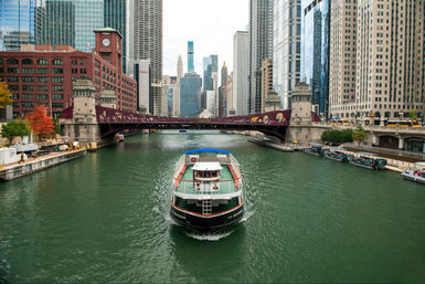 Architecture + Cocktail Cruise on the Chicago River image 2