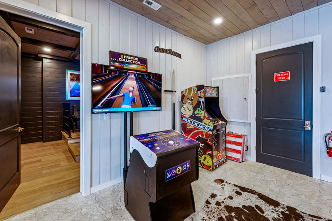 Great Smoky Getaway: Indoor Pool, Fire Pit & Hot Tub with Epic Mountain Views image 10