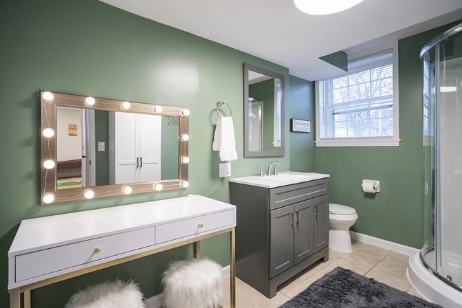 Nashville Glam on Larchwood: Grill, Fire Pit, Bar Area & Hot Tub image 15
