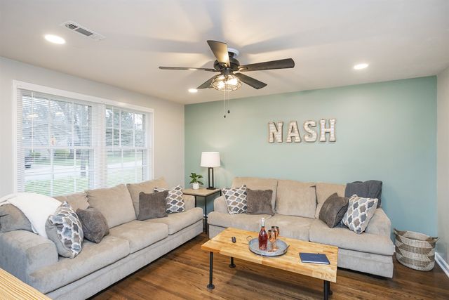 Nashville Glam on Larchwood: Grill, Fire Pit, Bar Area & Hot Tub image 4