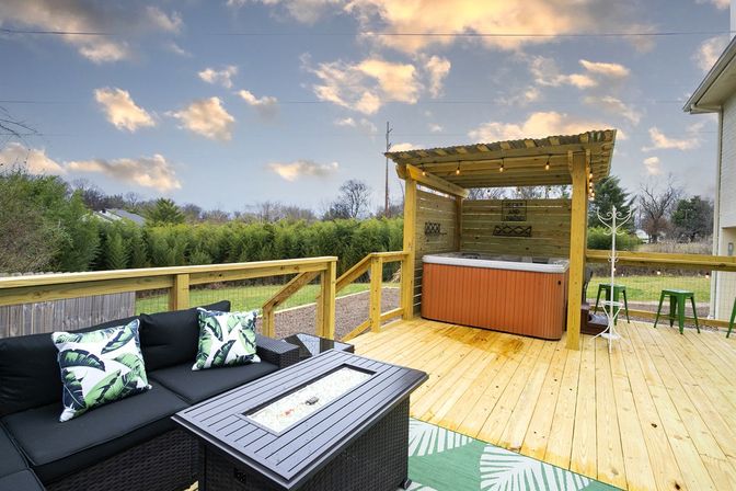 Nashville Glam on Larchwood: Grill, Fire Pit, Bar Area & Hot Tub image 3