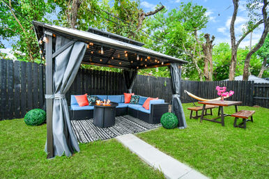 The Garden of Eden HTX: Insta-Worthy Home with Game Room, Hot Tub, Private Chef, Massage & Mixology Class image 55