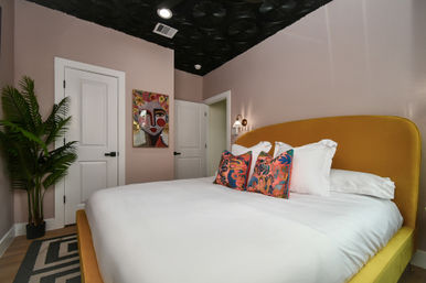 The Garden of Eden HTX: Insta-Worthy Home with Game Room, Hot Tub, Private Chef, Massage & Mixology Class image 43