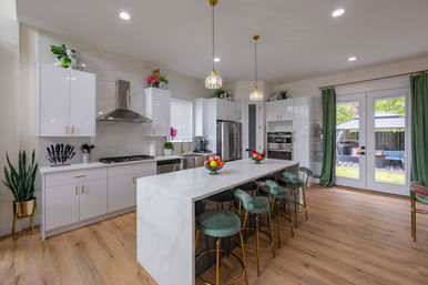 The Garden of Eden HTX: Insta-Worthy Home with Game Room, Hot Tub, Private Chef, Massage & Mixology Class image 25