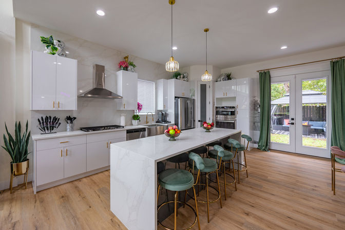 The Garden of Eden HTX: Insta-Worthy Home with Game Room, Hot Tub, Private Chef, Massage & Mixology Class image 25
