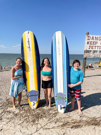 Surfing Lesson Tybee Island: Catch the Wave with Your Crew (Surfboard & Equipments Provided) image 4