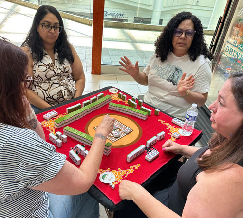 Hong Kong Mahjong Experience: The Art of Shuffling Fun! image 5