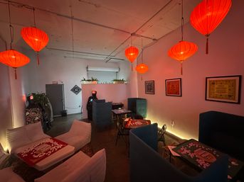 Hong Kong Mahjong Experience: The Art of Shuffling Fun! image 2