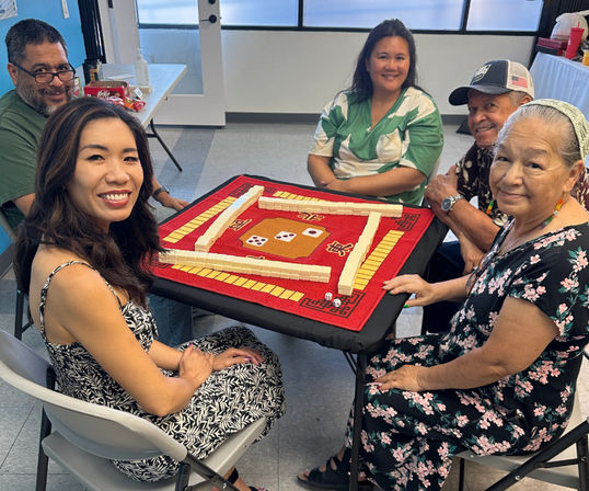 Hong Kong Mahjong Experience: The Art of Shuffling Fun! image 3