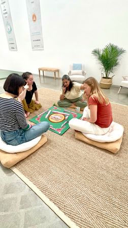 Hong Kong Mahjong Experience: The Art of Shuffling Fun! image 21