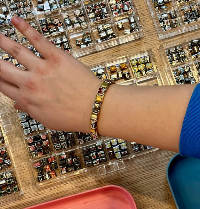 Italian Charm Jewelry Experience by Relume image 4