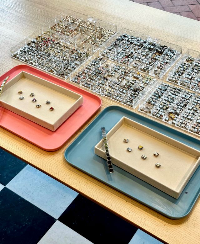 Italian Charm Jewelry Experience by Relume image 3