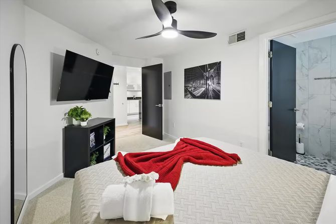 Downtown Indy Penthouse: Walk to Stadiums + Nightlife image 13