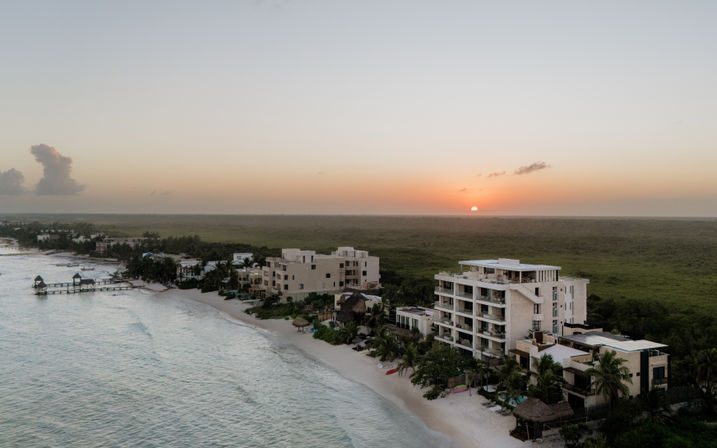 Beachfront Penthouse: Private Plunge Pool & Outdoor Dining with Sea Views image 4