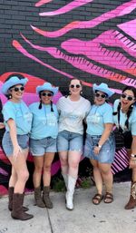 Iconic Mural Pedicab BYOB Photo Tour with Hidden Gems and Perfect Photoshoot Spots image 2