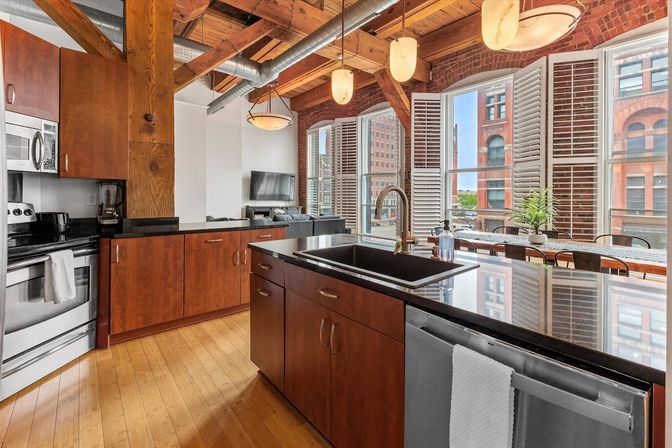 Luxe Industrial Loft in the Wholesale District: Walk Everywhere image 14