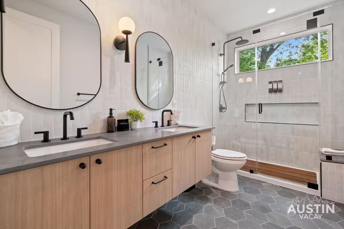 Modern East Austin Retreat with Pool & Walkable to Nightlife image 39