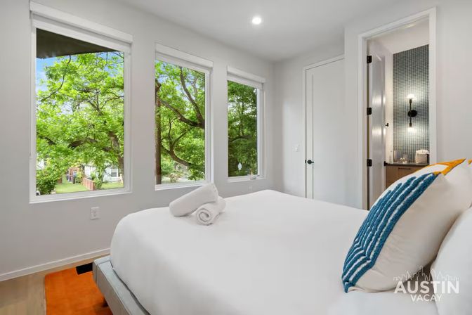 Modern East Austin Retreat with Pool & Walkable to Nightlife image 30