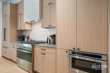Modern East Austin Retreat with Pool & Walkable to Nightlife image 12