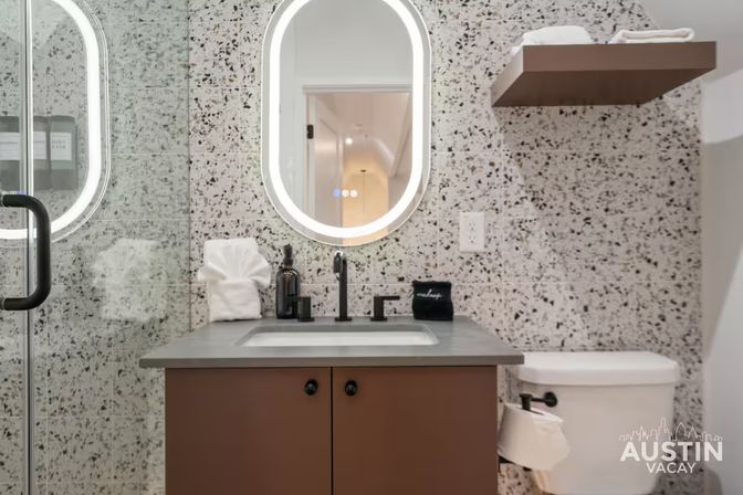 Modern East Austin Retreat with Pool & Walkable to Nightlife image 43