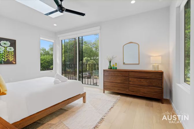 Modern East Austin Retreat with Pool & Walkable to Nightlife image 27