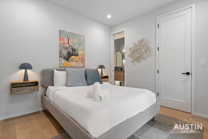 Modern East Austin Retreat with Pool & Walkable to Nightlife image 32