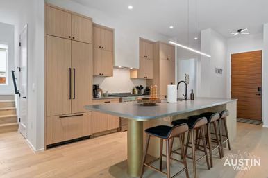 Modern East Austin Retreat with Pool & Walkable to Nightlife image 9