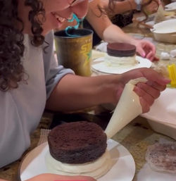 Bubbles & Buttercream: BYOB Mobile Cake Decorating Party image 4