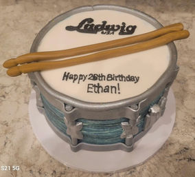 Custom Cake Design by The Purple Sprinkle image 23