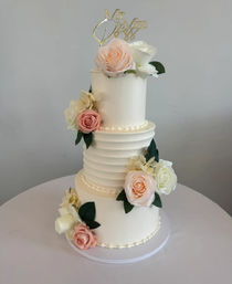 Custom Cake Design by The Purple Sprinkle image 35