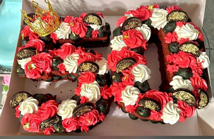Custom Cake Design by The Purple Sprinkle image 19
