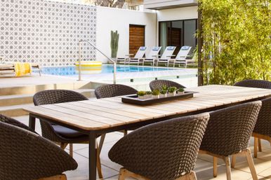 Sentral East Austin: Vibrant 6th Street, Resort Pool + Fire Pit image 31