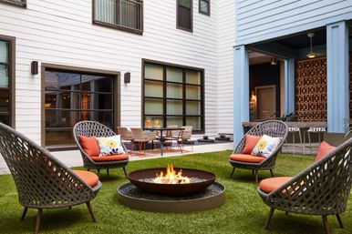 Sentral East Austin: Vibrant 6th Street, Resort Pool + Fire Pit image 33