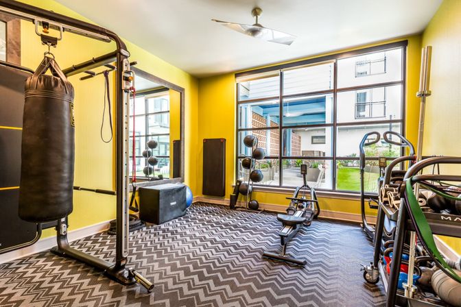 Sentral East Austin: Vibrant 6th Street, Resort Pool + Fire Pit image 34