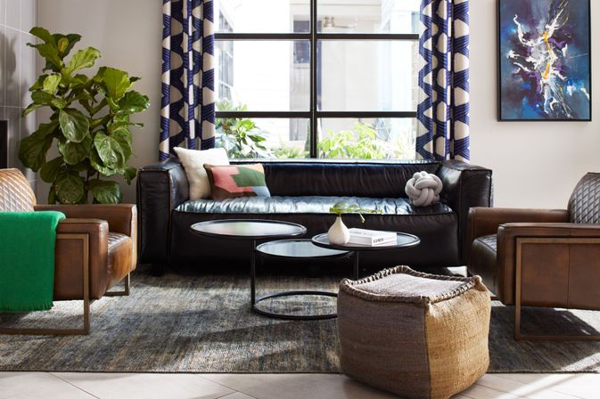 Sentral East Austin: Vibrant 6th Street, Resort Pool + Fire Pit image 3