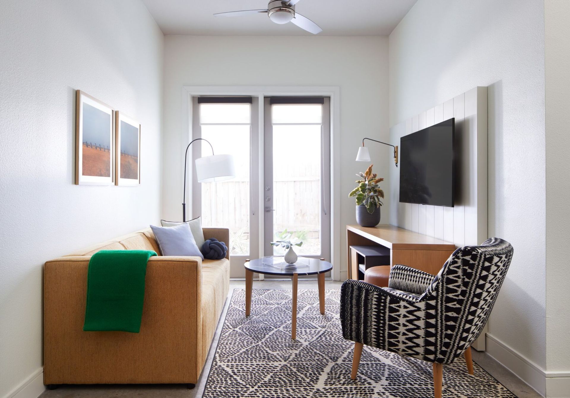 Sentral East Austin: Vibrant 6th Street, Resort Pool + Fire Pit image 2