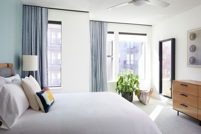 Sentral East Austin: Vibrant 6th Street, Resort Pool + Fire Pit image 12