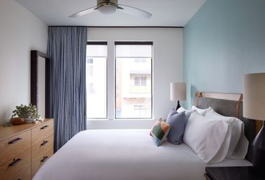 Sentral East Austin: Vibrant 6th Street, Resort Pool + Fire Pit image 10