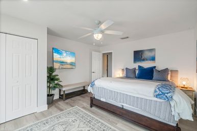 Beachside Paradise: Remodeled 4BR in South Ponte Beach image 33